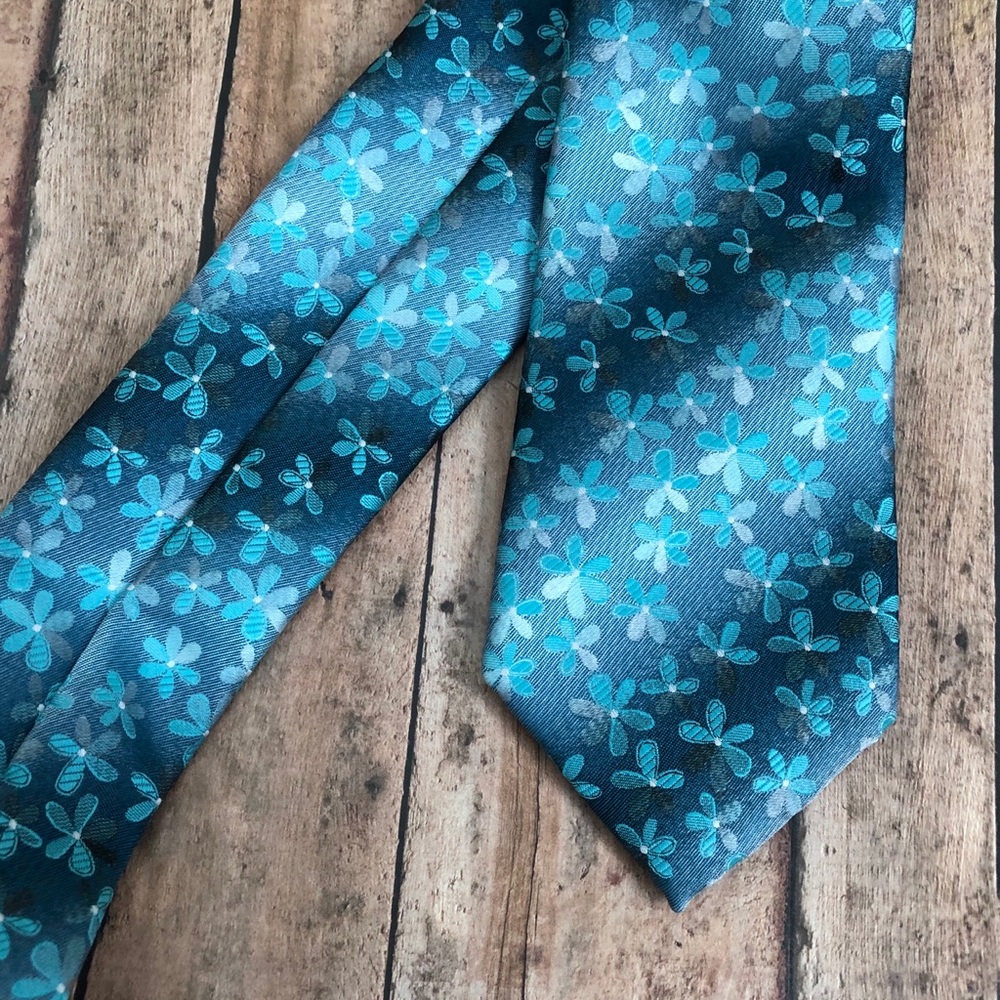 Van Heusen Blue Floral Men’s Tie